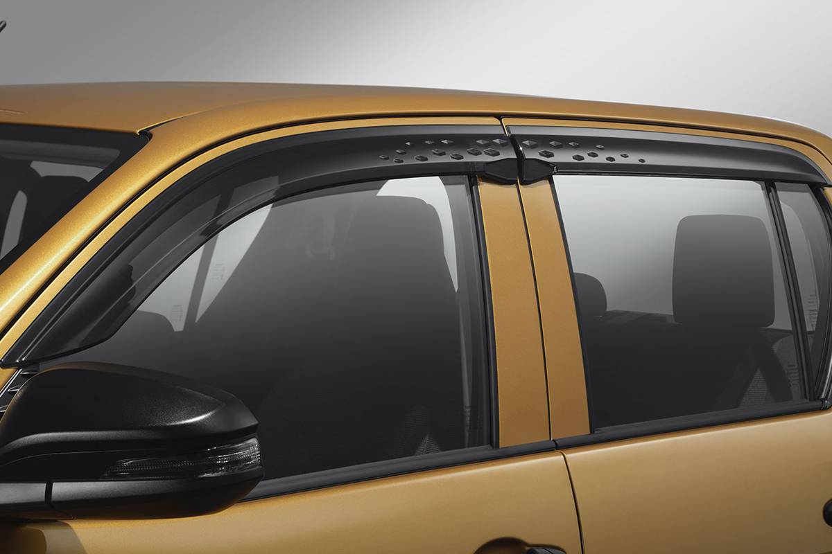 タイトヨタ純正アクセサリ 新デザインサイドバイザー