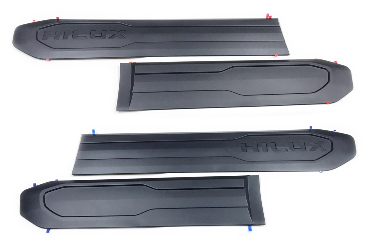 タイトヨタ純正アクセサリ 新デザインボディサイドモールディング